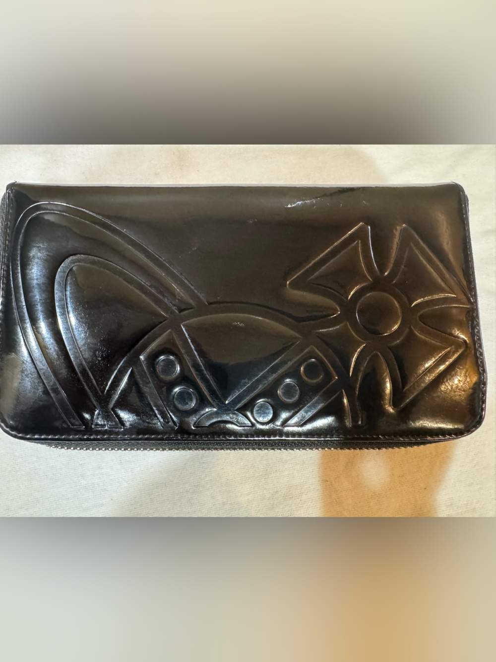Vivienne Westwood Orb Embossed Patent Leather Zip Wallet - Picture 3 of 16